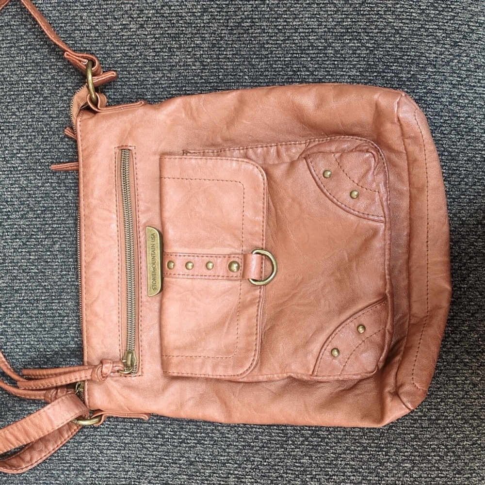 Stone Mountain USA brown leather‎ purse.